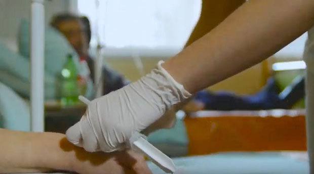 ПОМАЖУ ПАЦИЈЕНТИМА БЕЗ ЗДРАВСТВЕНОГ КАРТОНА: У Нарцису свака реч - лек